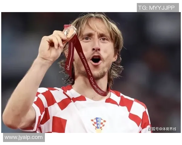 莫德里奇：从克罗地亚足球奇才到世界足坛传奇的辉煌历程